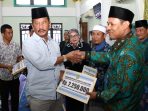 Bantu Pembangunan Wujudkan Batam Bandar Madani, Rudi Bagikan Insentif Tokoh Agama Kecamatan Batam Kota