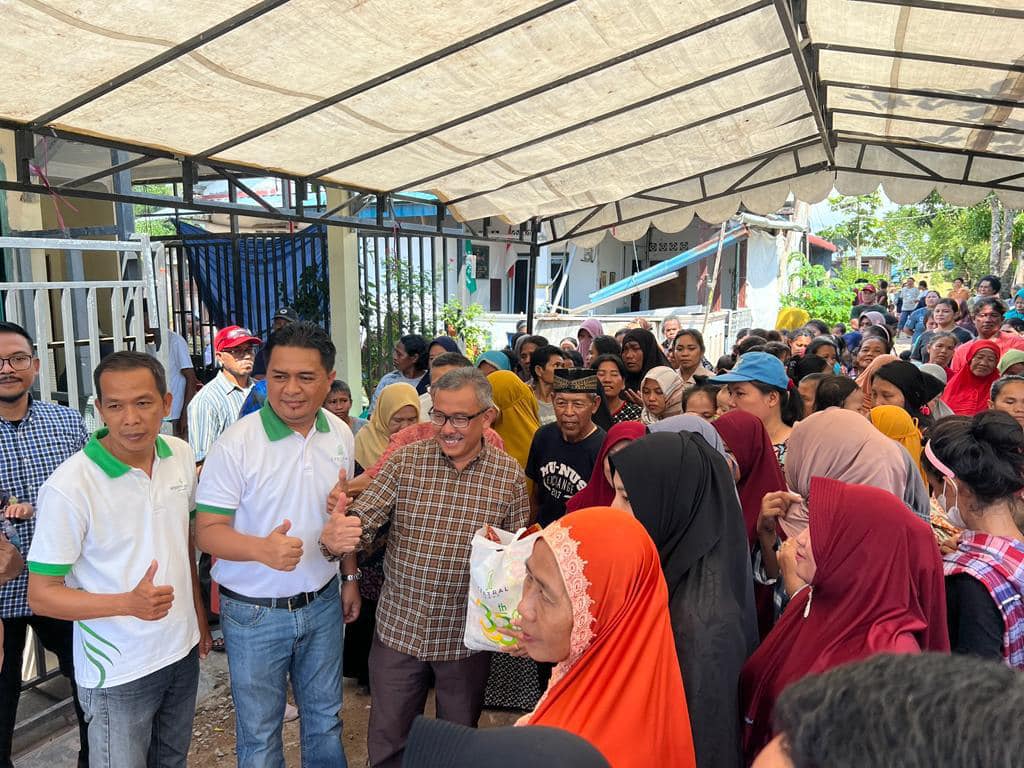 Serahkan Bantuan Sembako, Jefridin Ajak Perusahaan di Batam Bantu Pemko Tuntaskan Permasalahan Stunting dan ODF di Kota Batam